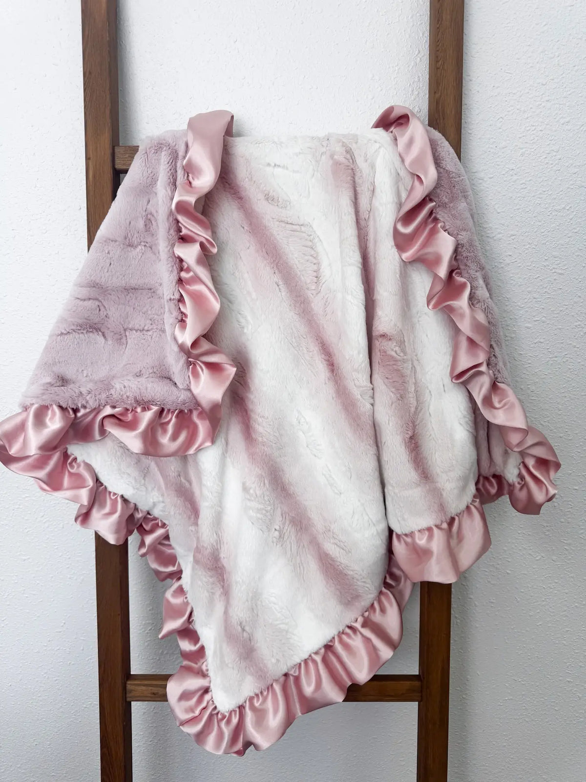 Hollis Luxe Cuddle Blanket