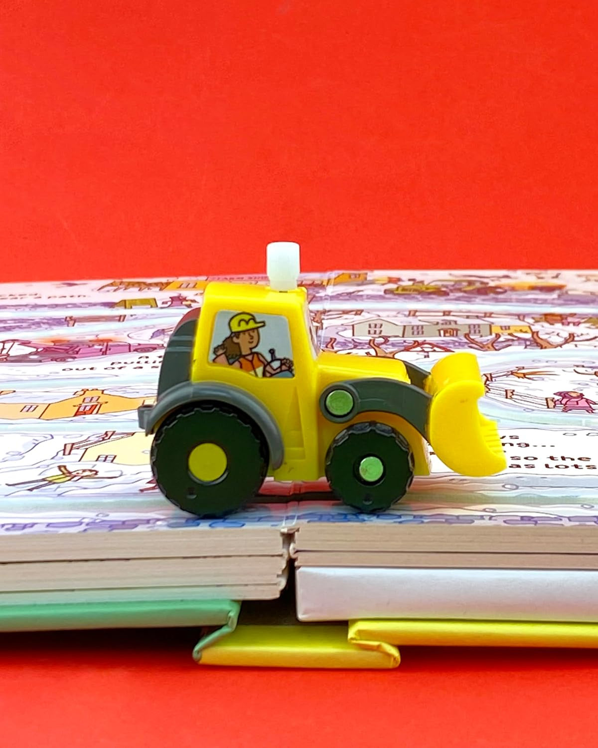 Wind-up Digger: Hands-On Exploration Of Diggers/Construction Sites book