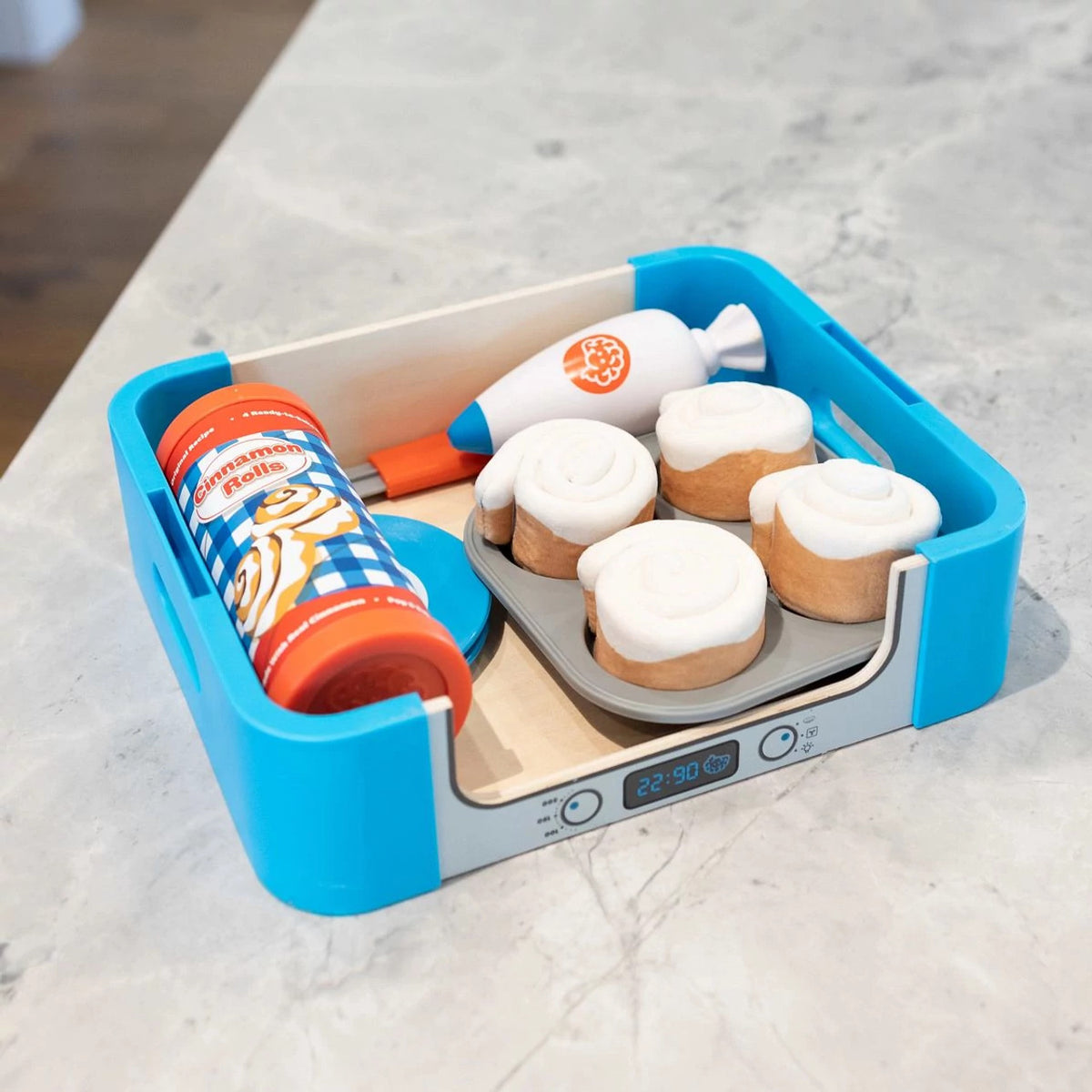Pretendables Cinnamon Roll Set