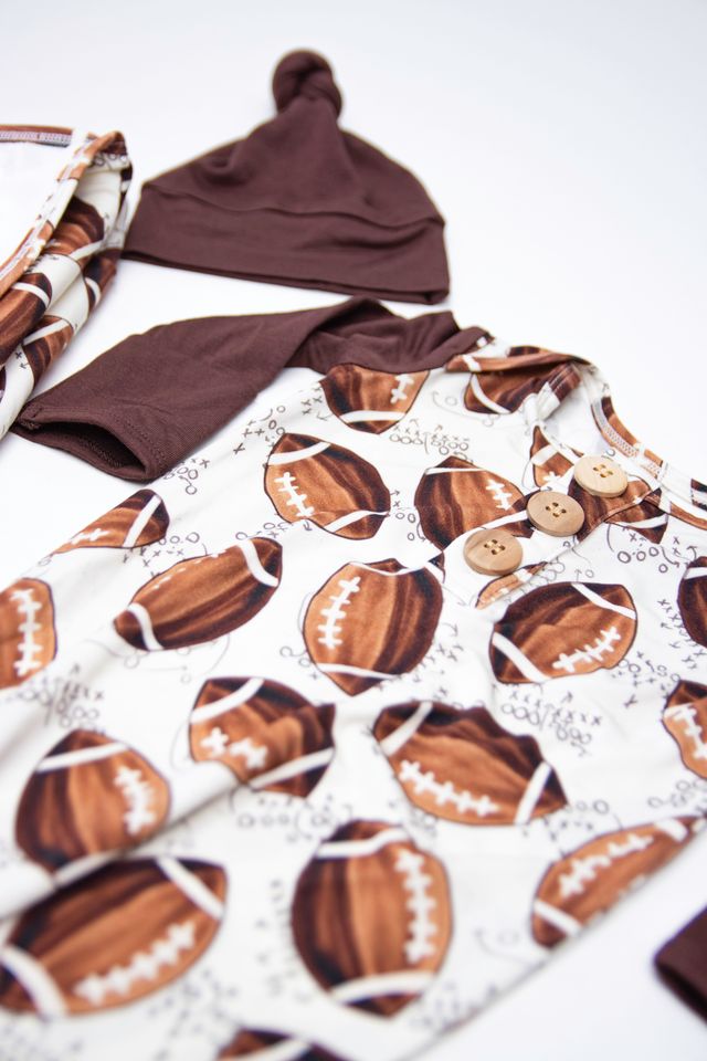 Tiny Tackle Knot Gown & Hat - NB