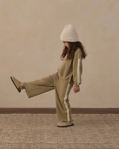 OVERSIZED SWEATSHIRT OLIVE